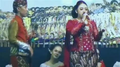 ‘Anan Ta Pad Chaye’: Know The Real Story Behind The Trending Song ...