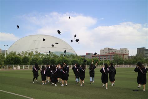 2020届优秀毕业生风采-武汉纺织大学-管理学院