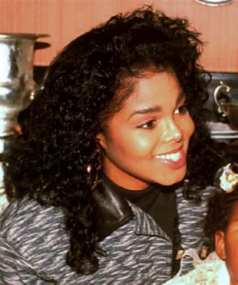 27 Photos of Janet Jackson When She Was Young