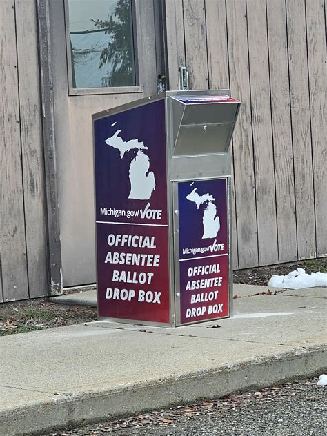 Absentee Ballot Box 的图像结果