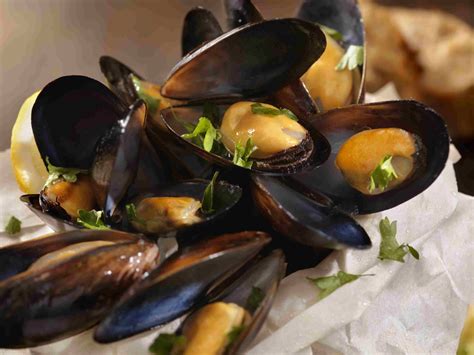 How to Choose, Store and Cook Mussels