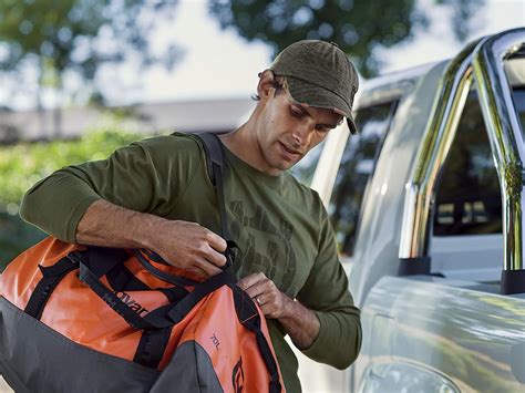 Best Duffel Bags for Traveling: Tips to Choose the Right Luggage for Y ...