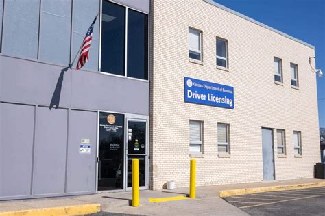 What’s Kansas’ penalty for driving without a valid license? | Kansas ...