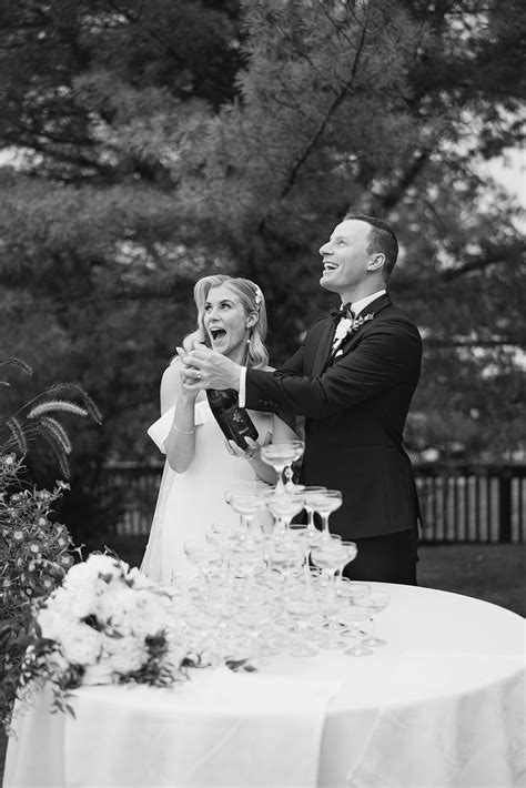 Kirtland Country Club Wedding - Renee Lemaire Photography