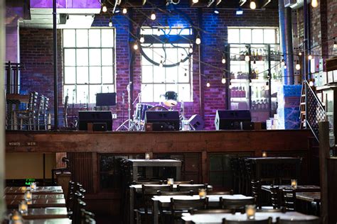 Gray's on Main in Franklin Shines with Fabulous Food, Music & History