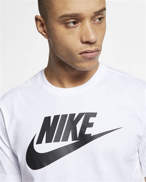 Nike Sportswear Men's T-Shirt. Nike UK