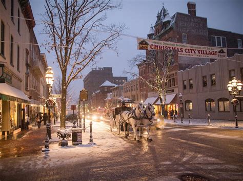 30 Best Christmas Towns in the USA to Visit for the Holidays