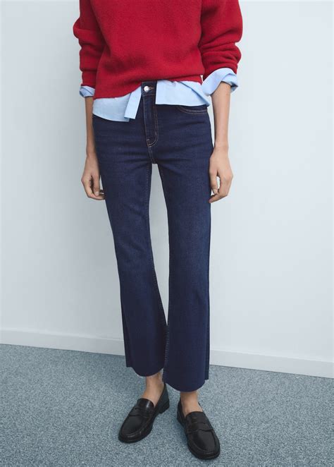 Sienna flared cropped jeans - Women | MANGO Mongolia