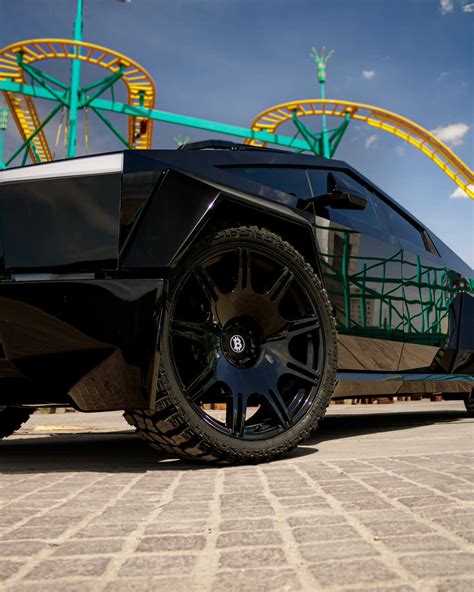 Mexican Tuner Shows Off Widebody Tesla Cybertruck On 26-Inch Wheels | Carscoops