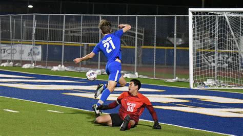 Boys soccer: Oxnard, Agoura and Nordhoff fall in sectional semifinals