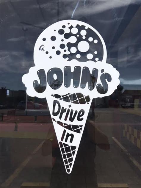 John’s Drive-In: Montauk’s Ode To The 1960s Era – Dan’s Papers
