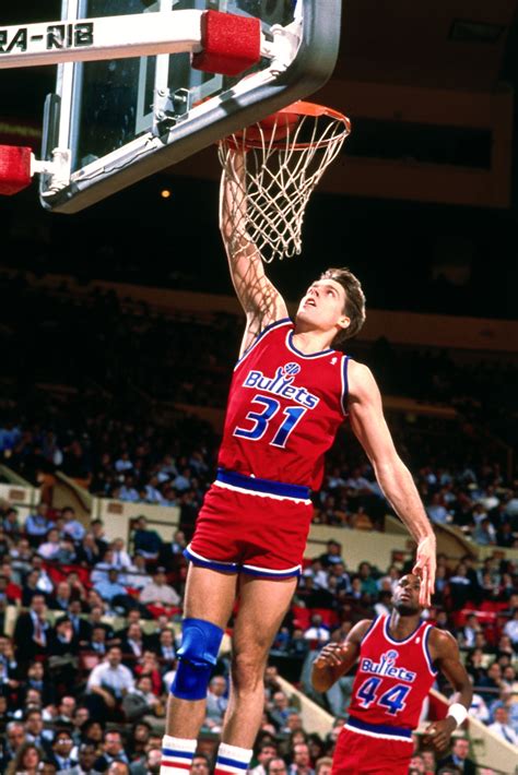 Muggsy Bogues Dunk December 4th 1990