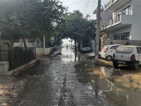 सेक्टर 13 में सैकड़ों घरों में नहीं पहुंच रहा पानी - Jagran aapke dar ...