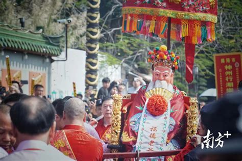 第一次到广东揭阳旅游，晚上可以这样玩，就是有个地方很奇怪啊_腾讯新闻