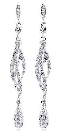 White Wedding Gown Accessories – Style Icon www.dressrent.in