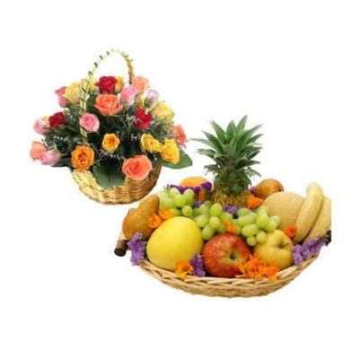 Send Fresh Fruits With Mixed Roses Online in Kerala Same Day Delivery