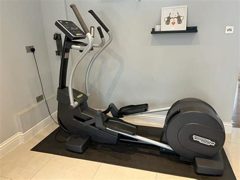 Technogym Synchro New Forma - Эллиптические тренажеры - Магазин - Gym ...