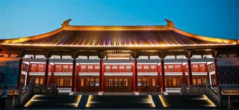 南京博物院奇妙夜 传统与现代在此交融_评论_资讯_凤凰艺术