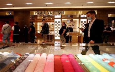 Louis Vuitton Owner Flags June Turnaround After Sales Slump - BW ...
