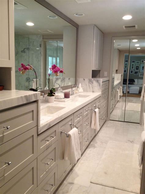 8 Stunning Master Bathroom Double Vanity Ideas – HOMYSTYLE