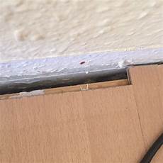 laminat mit silikon an die wand kleben wie kann ich diese l 252 cke zwischen wand und laminat f 252 llen laminat mit silikon an die wand kleben wie kann ich diese l 252 cke zwischen wand und laminat f 252 llen