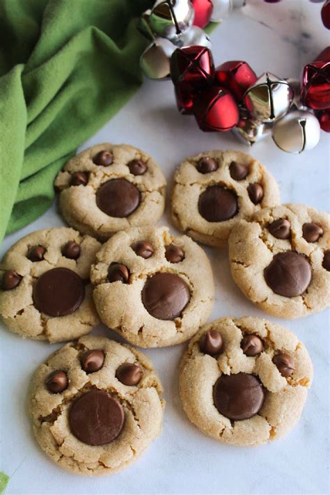 Bear Paw Peanut Butter Blossom Cookies 2 | Chewy peanut butter cookies ...