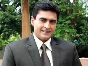 Kajol Devgan family, childhood photos - Celebrity family wiki ...