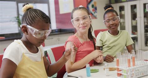 Science Class Elementary School 的图像结果