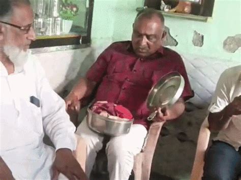 Farmers Grains Bought; Grocer Returns Jewellery; Muslim Trader Says ...