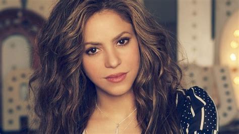 Shakira Net Worth 2022 - How Much is She Worth? - FotoLog