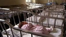 culle bimba precariet 224 e pochi aiuti alle famiglie quot per questo l culle bimba precariet 224 e pochi aiuti alle famiglie quot per questo l
