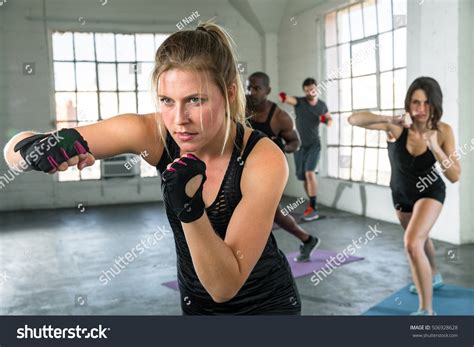 Girls Boxing Class 的图像结果