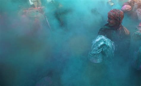 Colourful India: The Country Celebrates Holi, President Wishes the ...