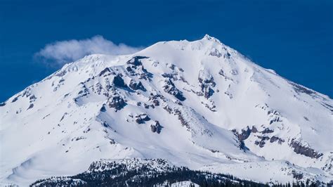Mountain wars trend after Sacramento man's Mount Shasta post