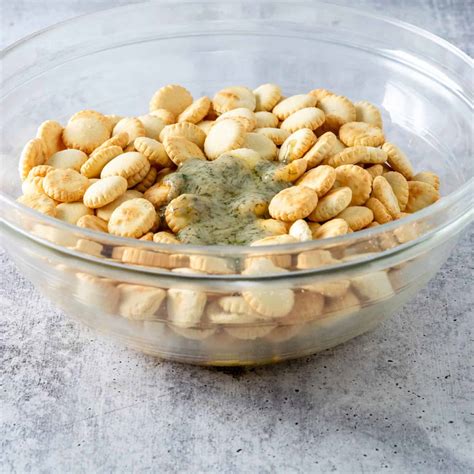 How to Make Ranch Oyster Crackers » Contained Cuisine