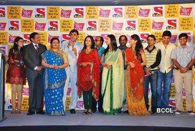 The entire cast of the TV serial 'Sajan Re Jhoot Mat Bolo' at its ...