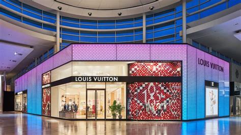 Louis Vuitton Yorkdale Toronto Store in Toronto, CANADA | LOUIS VUITTON