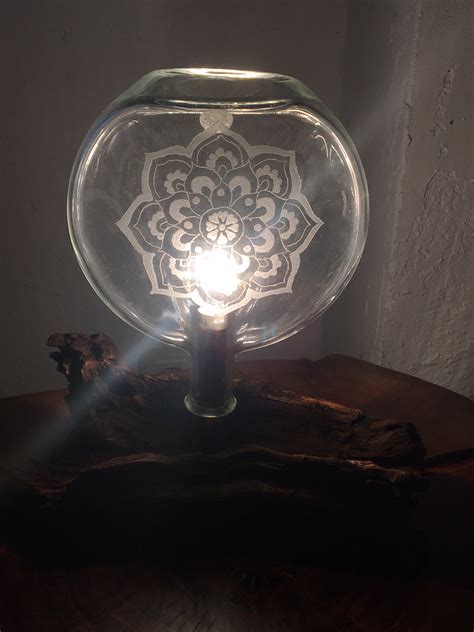 Lámpara de botella de cristal tallado – EncaLaConchi