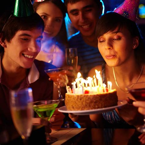 आज जिनका जन्मदिन है, जानें कैसा रहेगा आने वाला साल - birthday ...