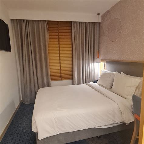 HOLIDAY INN EXPRESS BENGALURU YESHWANTPUR BY IHG - Hotel Reviews ...