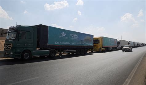 Israel attack: Humanitarian crisis deepens in Gaza as aid remains stuck ...