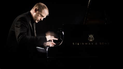 Steinway Artist - Warren Mailley-Smith