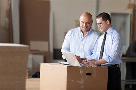 Banker Using Computer 的图像结果