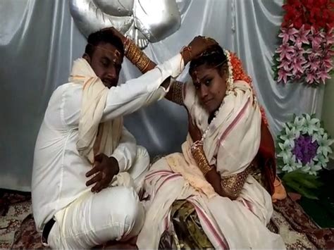 Couple in Visakhapatnam ties the knot with no guests amid lockdown
