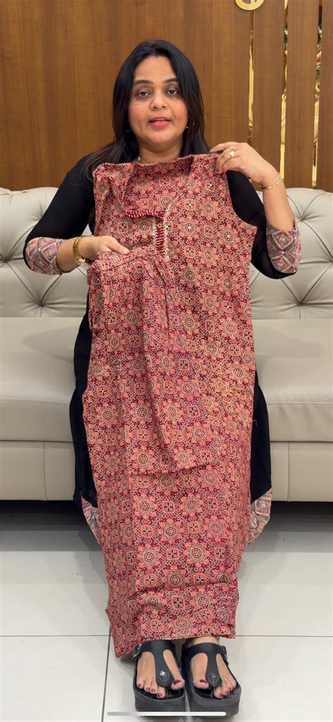 PRINTED LONG SLITTED TOP AND BOTOM - IHA 28754 – Iha Designs Bridal Studio