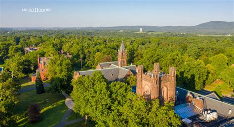2021 Calendar | Mount Holyoke College