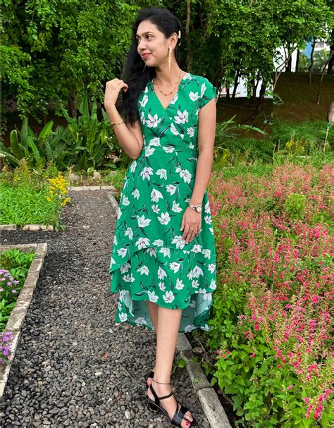 Short Sleeve High-Low V Neck Printed Dress - Moomaya