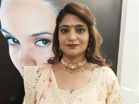 Nidhi Bridal Studio & Salon - Price & Reviews | Makeup Artist in Ahmedabad