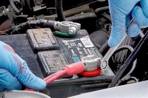 Vehicle Battery Connectors How To Disconnect Car Battery Terminals