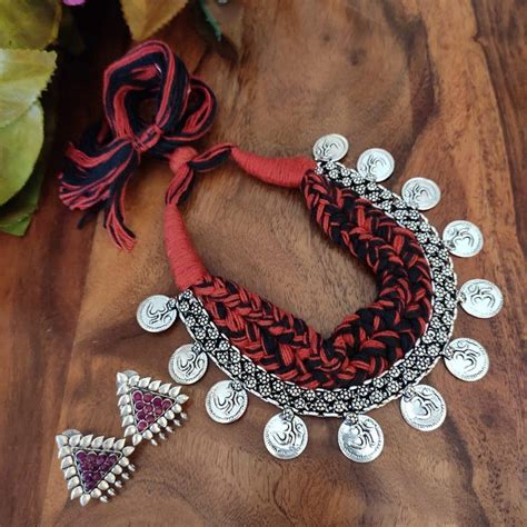 10 Thread Chain Designs That We Are Totally Crushing on, for D-day